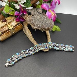 Crown Trifari linked bracelet vintage C17